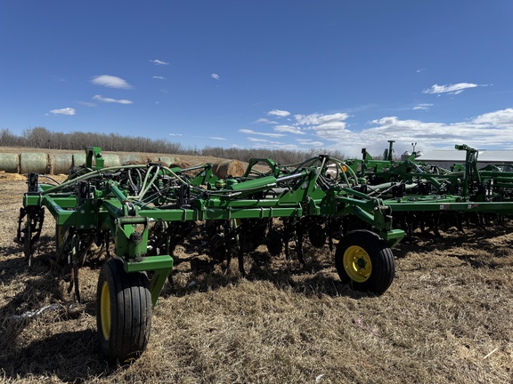 Used 2017 John Deere 1870 Air Drills and Seeders at Horizon Ag & Turf in Vermilion, AB - Photo26