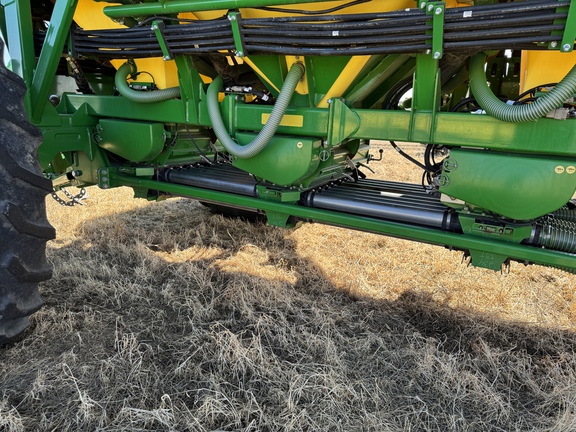 Used 2017 John Deere 1870 Air Drills and Seeders at Horizon Ag & Turf in Vermilion, AB - Photo27