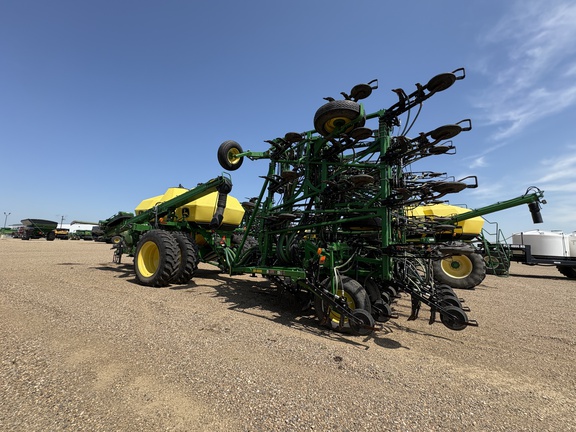 Used 2017 John Deere 1870 Air Drills and Seeders at Horizon Ag & Turf in Lloydminster, AB - Photo11