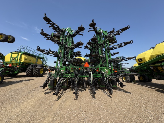 Used 2017 John Deere 1870 Air Drills and Seeders at Horizon Ag & Turf in Lloydminster, AB - Photo3