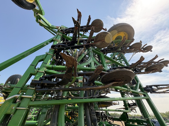 Used 2017 John Deere 1870 Air Drills and Seeders at Horizon Ag & Turf in Lloydminster, AB - Photo16