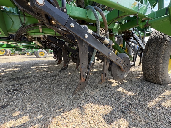 Used 2017 John Deere 1870 Air Drills and Seeders at Horizon Ag & Turf in Lloydminster, AB - Photo15