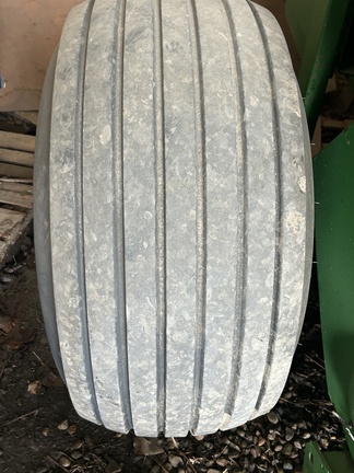 Used 2023 John Deere 560R Round Balers at Horizon Ag & Turf in Westlock, AB - Photo4