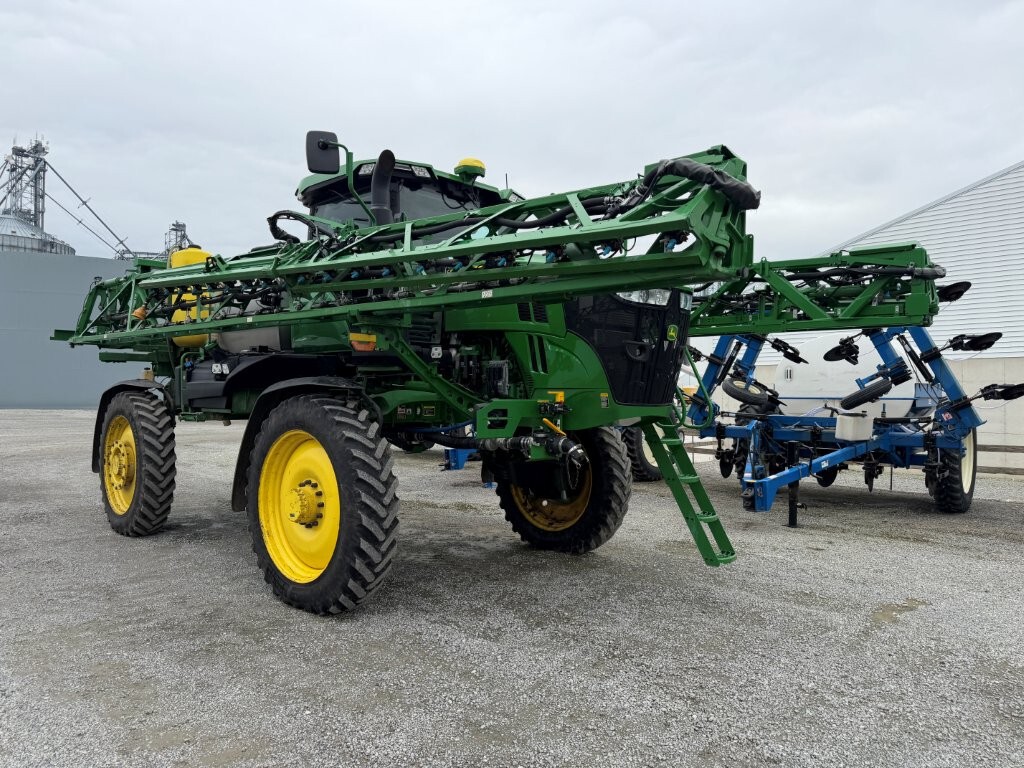 2022 John Deere 410R Image 1