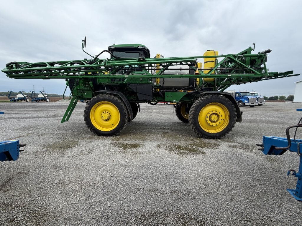 2022 John Deere 410R Image 4