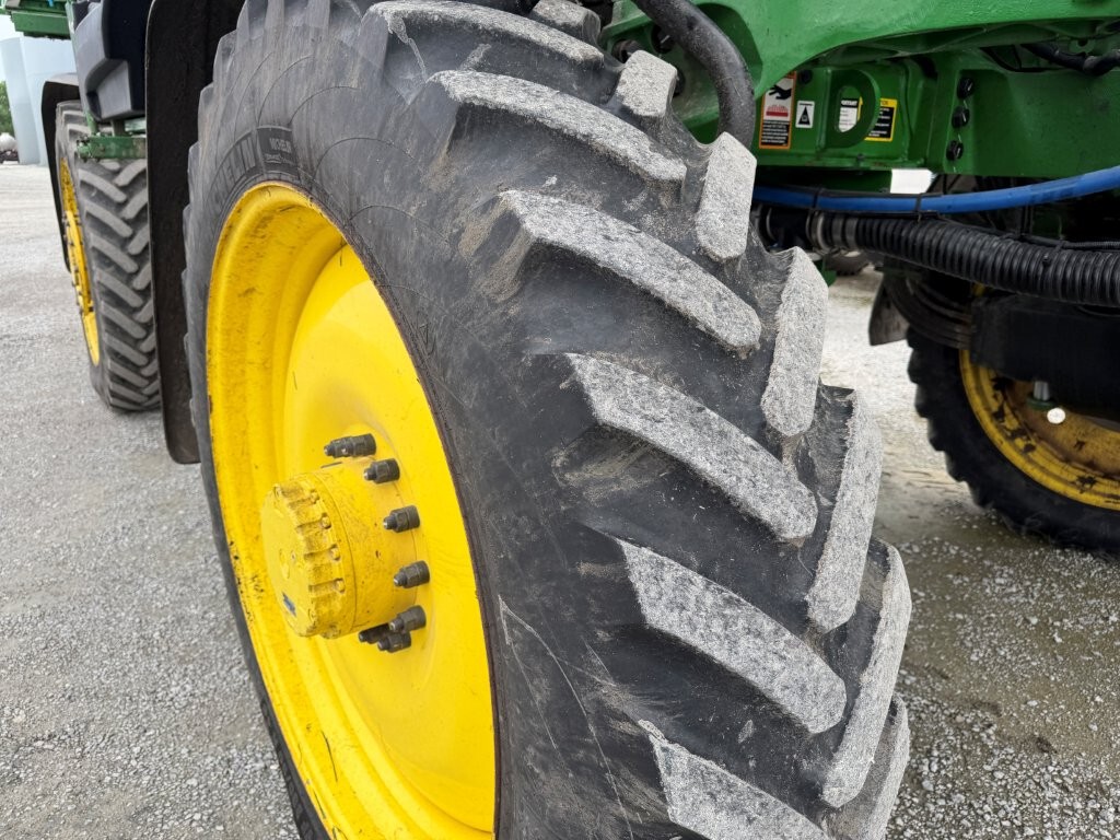2022 John Deere 410R Image 10