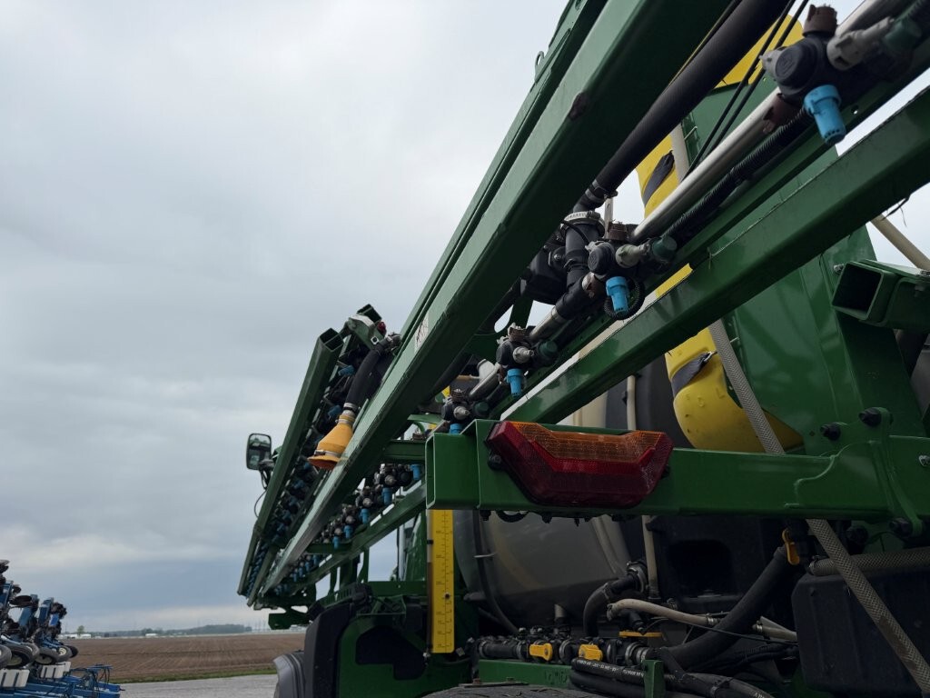 2022 John Deere 410R Image 24