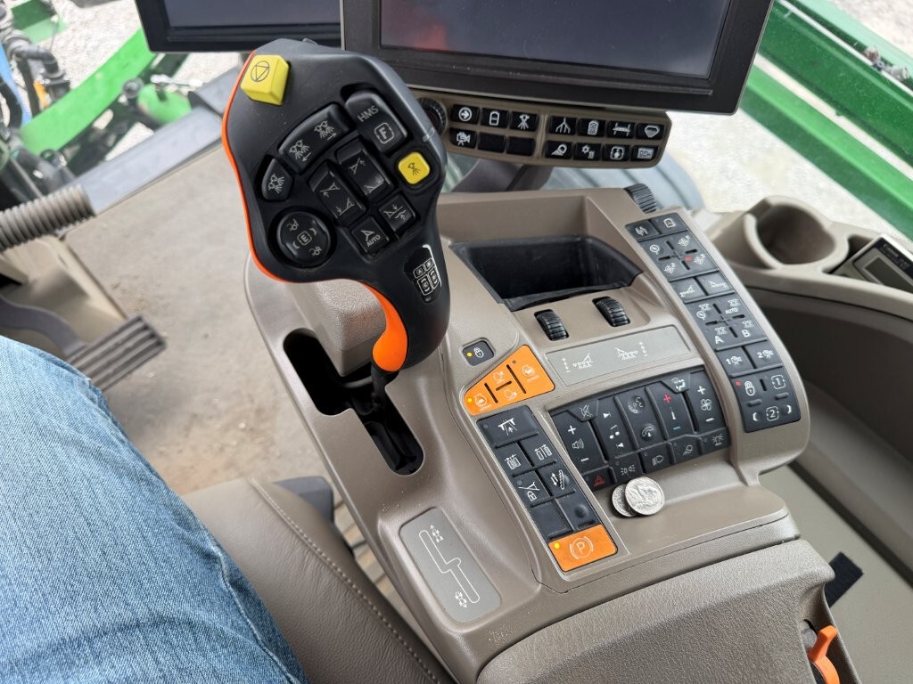 2022 John Deere 410R Image 32