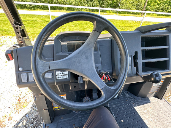 2023 John-Deere XUV 835M