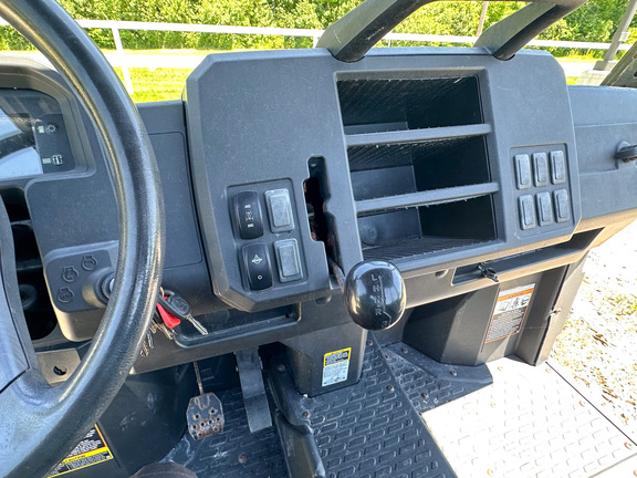 2023 John-Deere XUV 835M