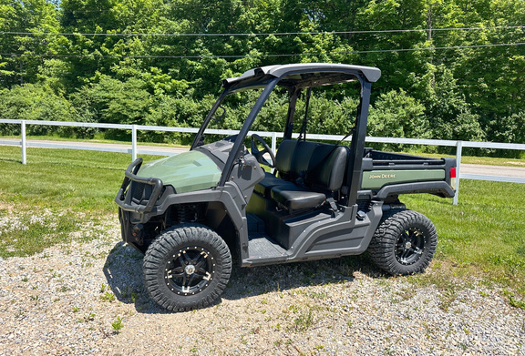 2023 John-Deere XUV 835M