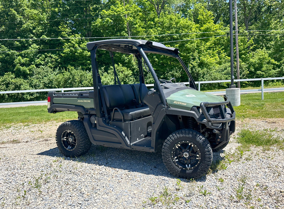 2023 John-Deere XUV 835M