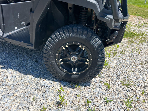 2023 John-Deere XUV 835M