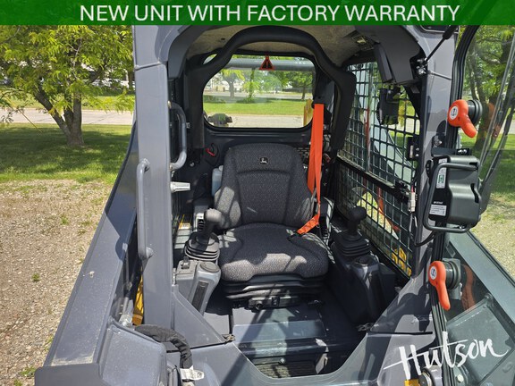 Photo of 2025 John Deere 317 P