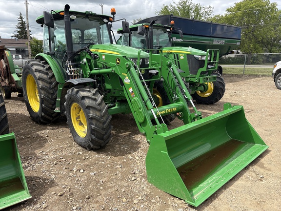  John Deere 6120E
