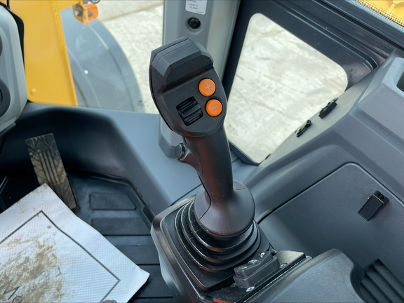 2024 John Deere 624 P