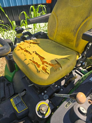 Photo of 2017 John Deere 1025R