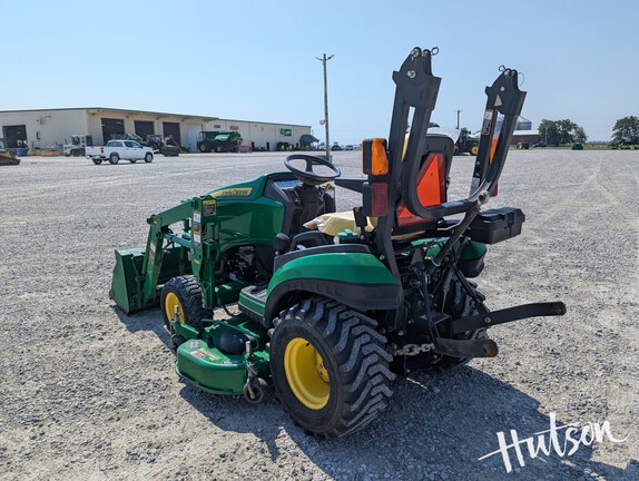 Photo of 2017 John Deere 1025R