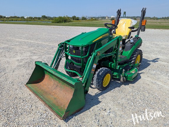 Photo of 2017 John Deere 1025R