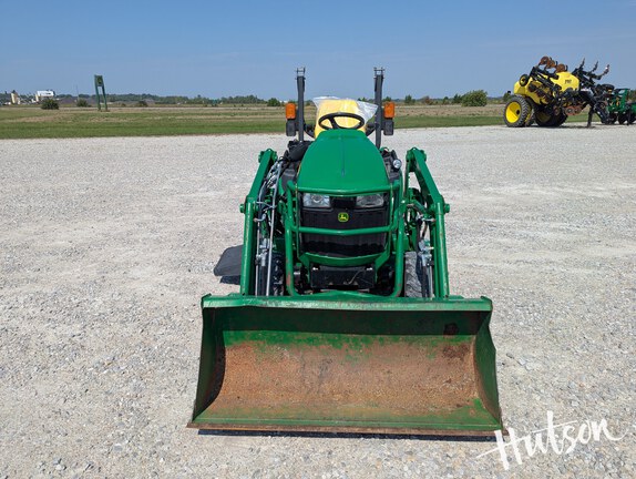 Photo of 2017 John Deere 1025R