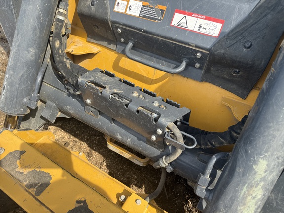 Photo of 2024 John Deere 335 P