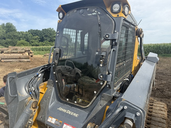Photo of 2024 John Deere 335 P