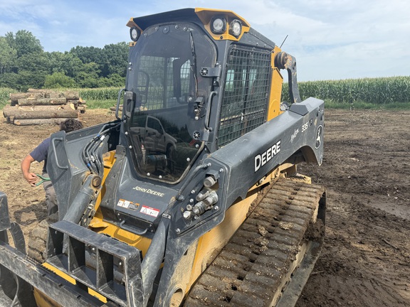 Photo of 2024 John Deere 335 P