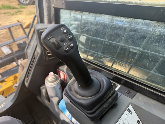 Photo of 2024 John Deere 335 P