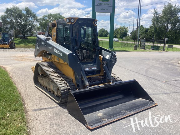 Photo of 2024 John Deere 335 P