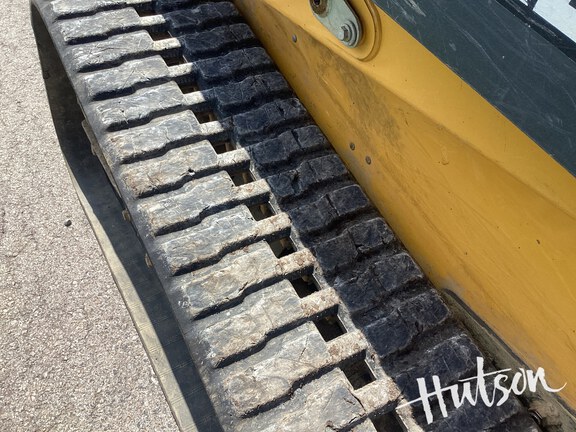 Photo of 2024 John Deere 335 P
