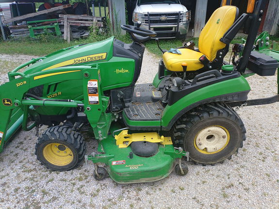 Photo of 2022 John Deere 1025R