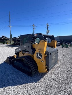 2022 John-Deere 317G