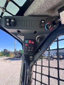 2022 John-Deere 317G
