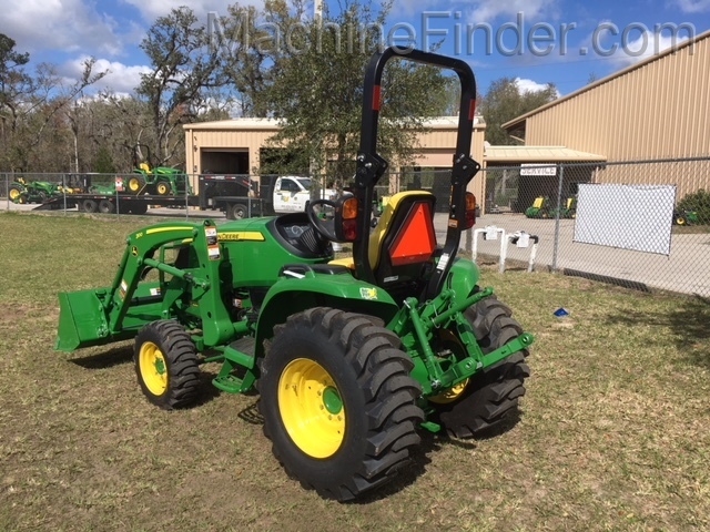 2020 John Deere 3033R Image 4