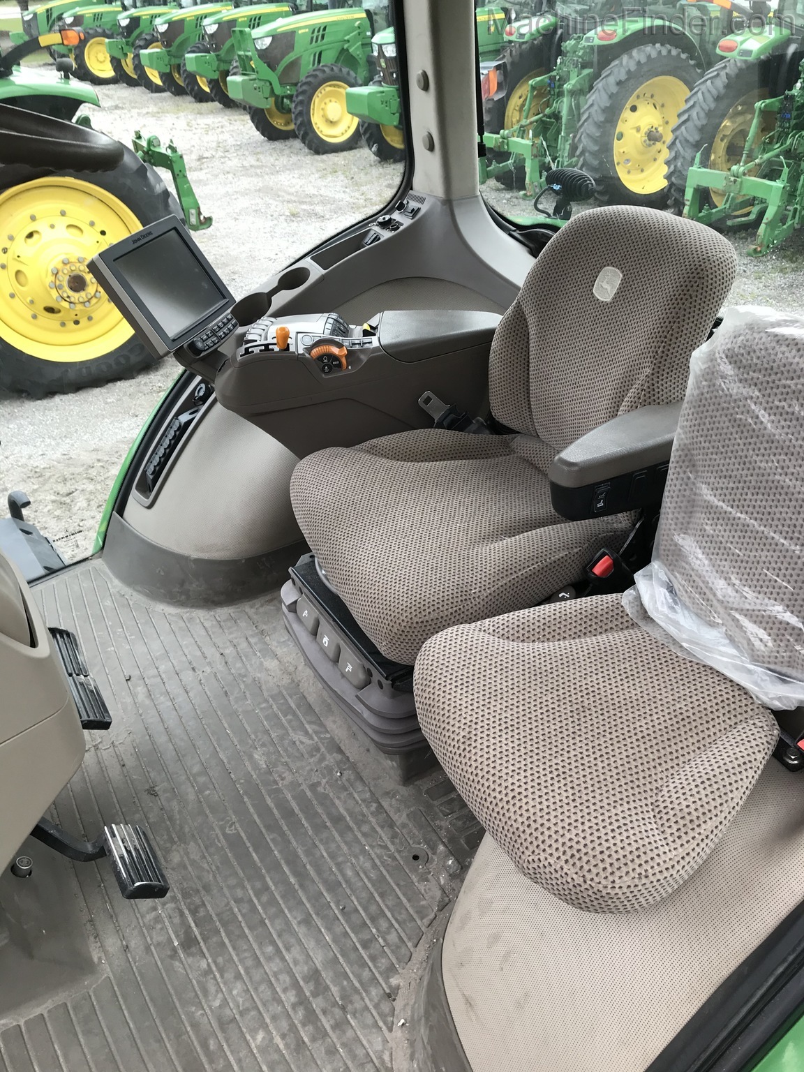 2017 John Deere 8295R Image 7