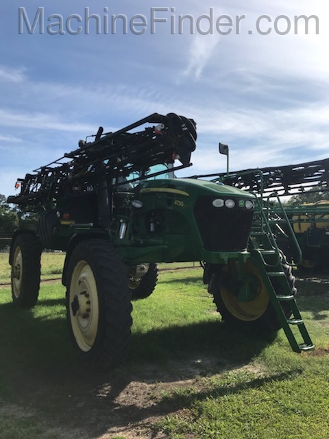 2011 John Deere 4730 Image 3