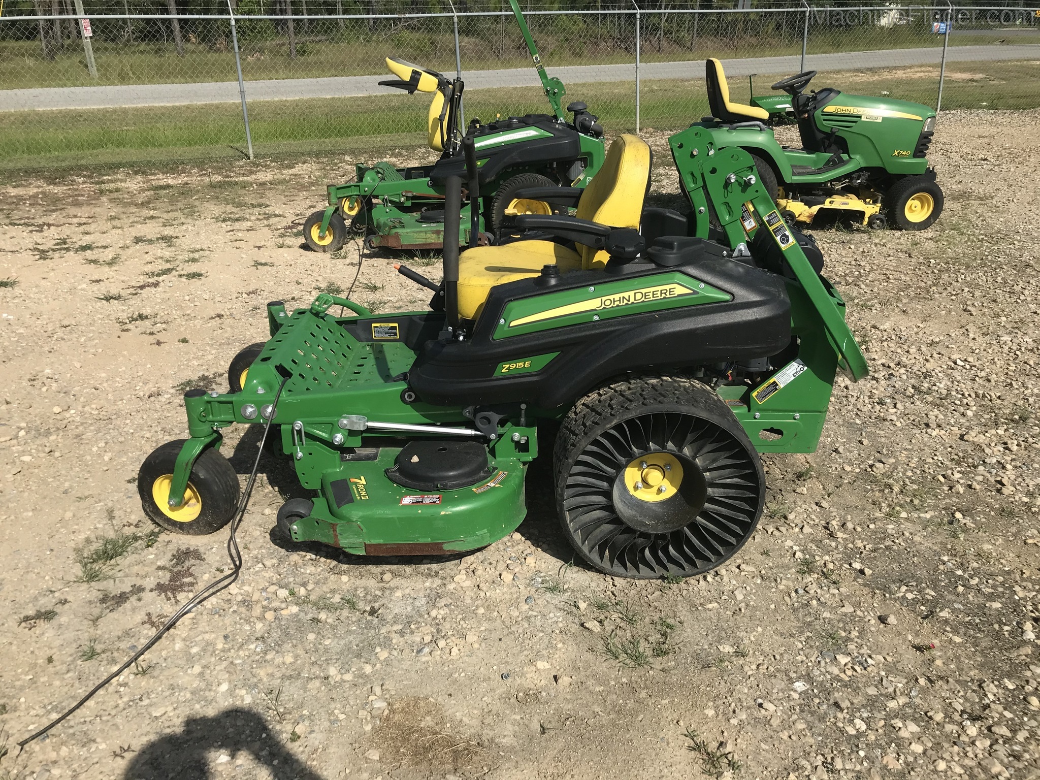 2019 John Deere Z915E Image 4