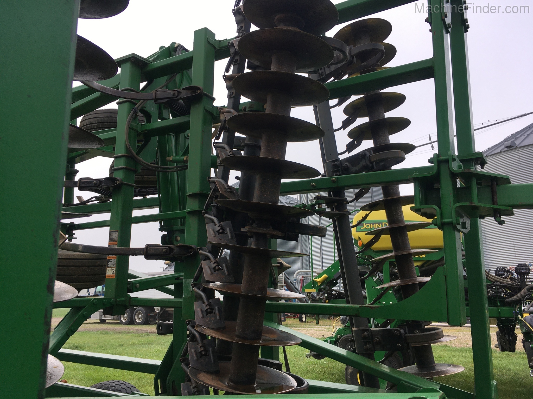 2010 John Deere 2310 Image 12