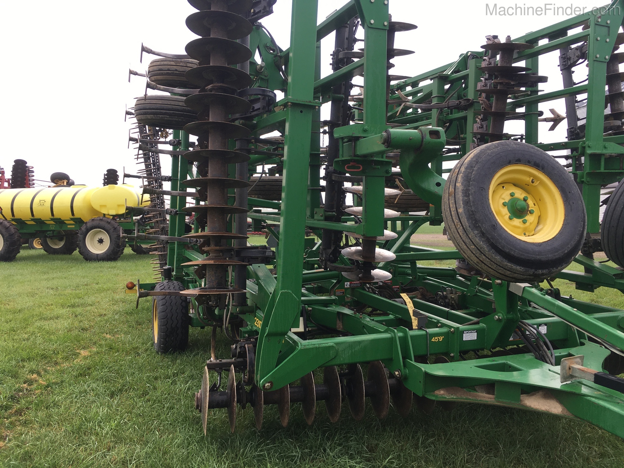 2010 John Deere 2310 Image 15