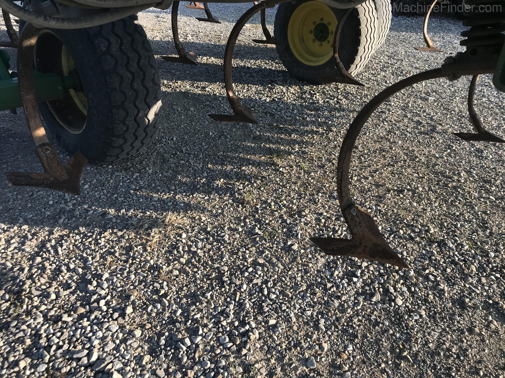 2010 John Deere 2310 Image 16