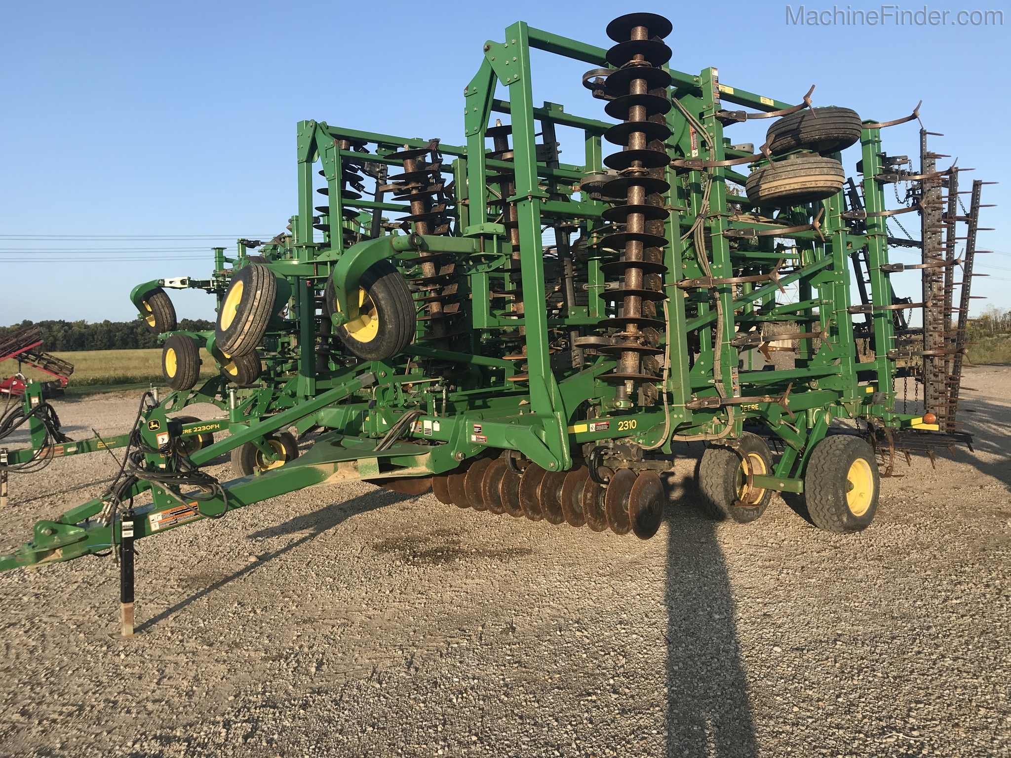 2010 John Deere 2310 Image 1