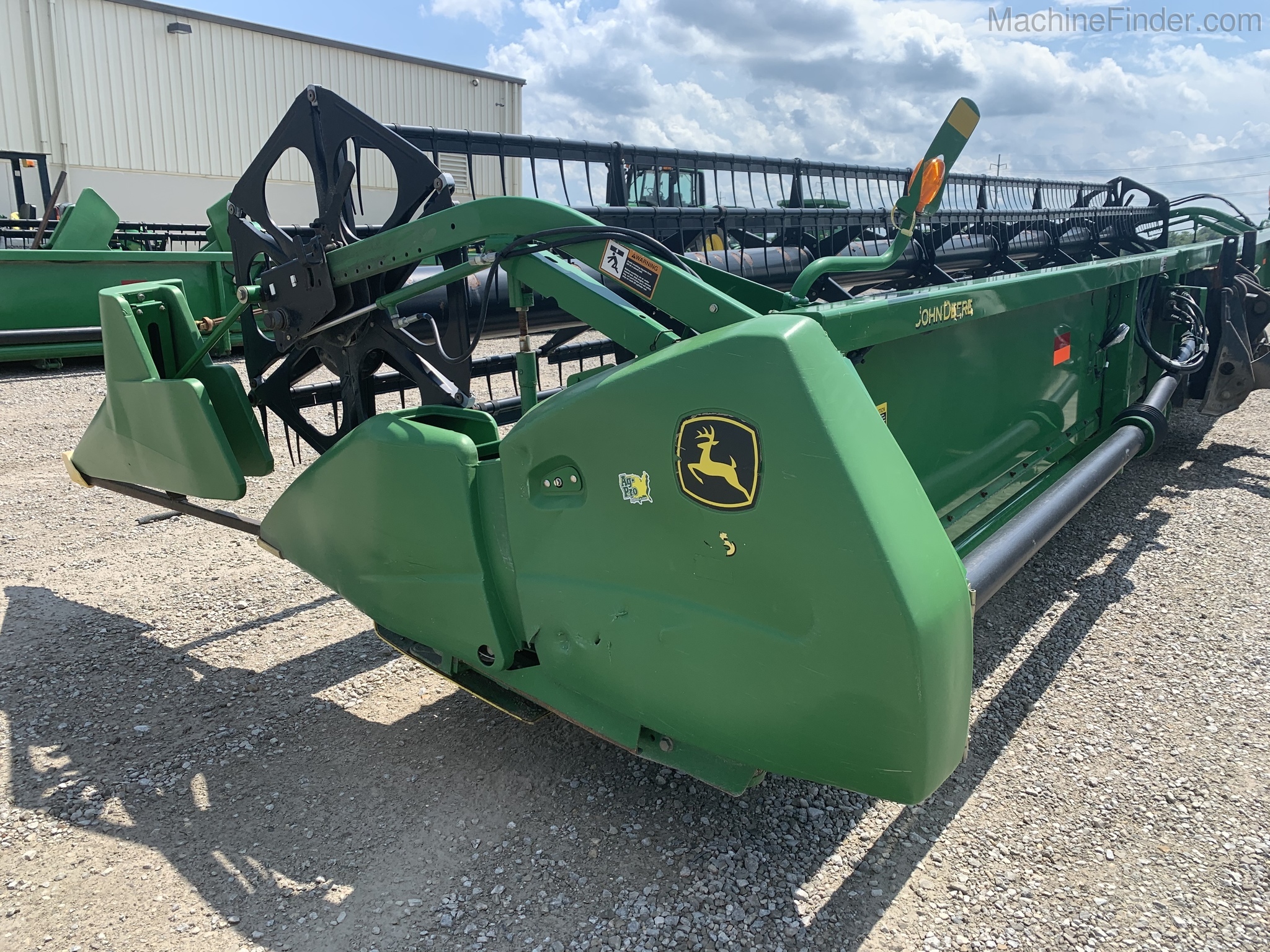 2010 John Deere 635F Image 1