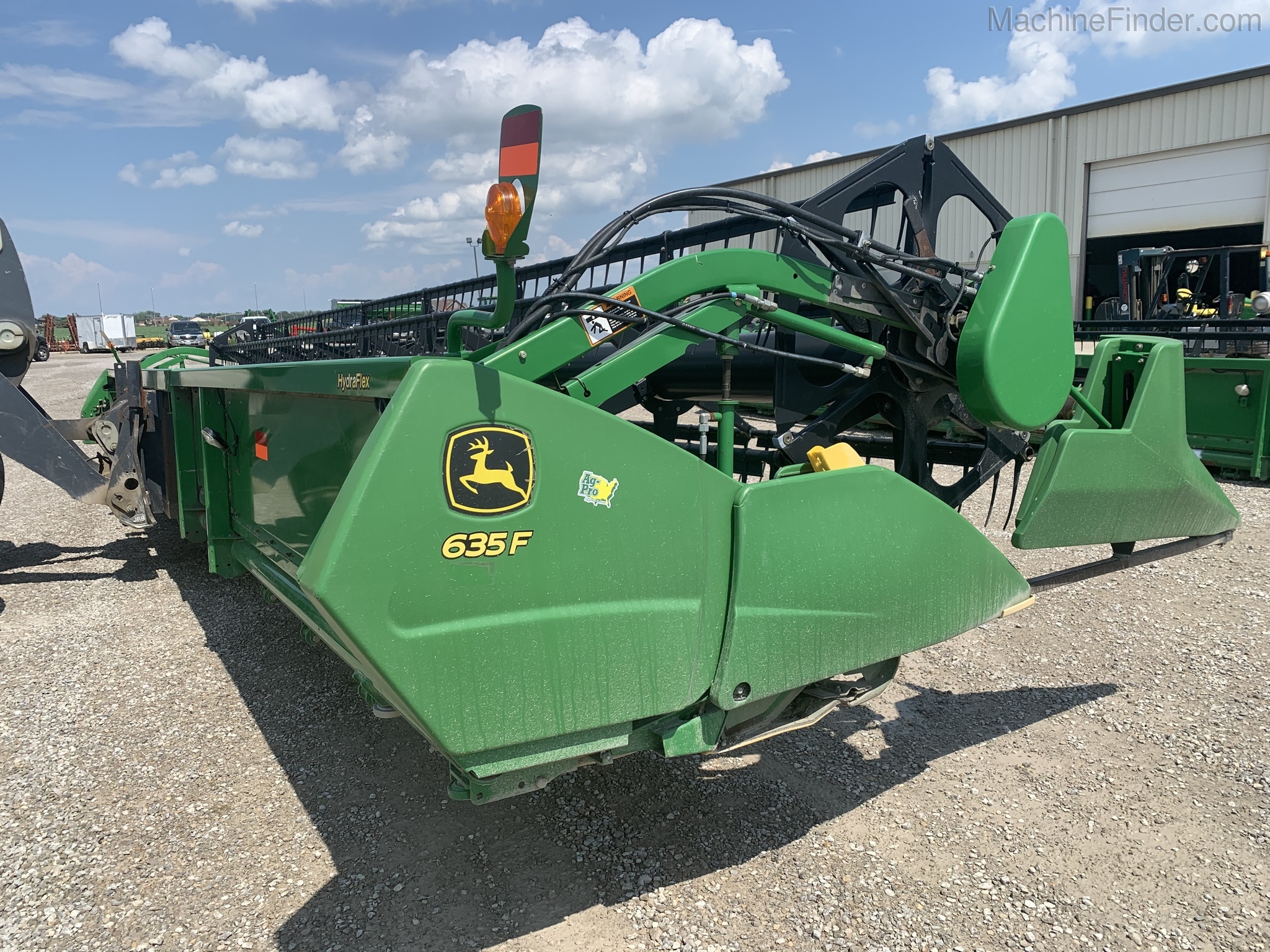 2010 John Deere 635F Image 3