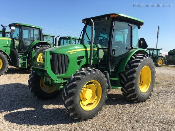 2010 John Deere 5095M Image 1