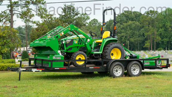 2020 John Deere 3032E PACKAGE DEAL Image 1
