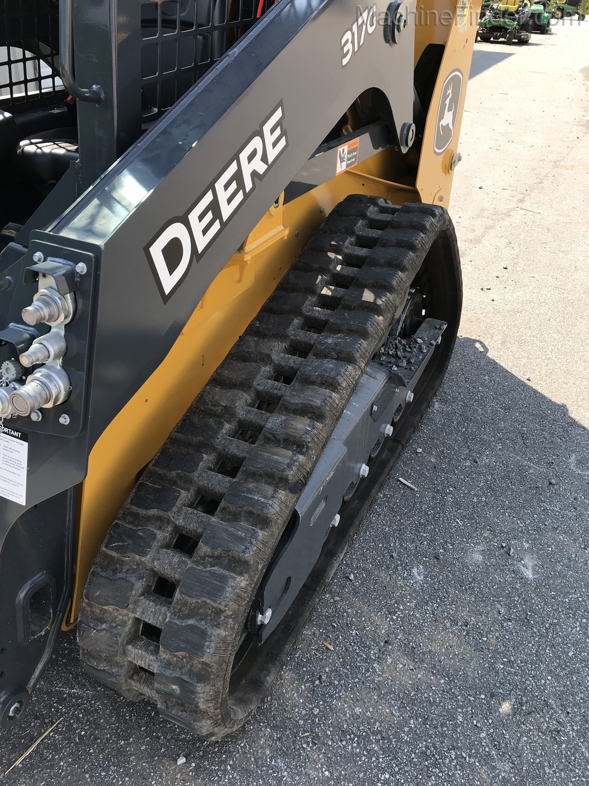 2020 John Deere 317G Image 4