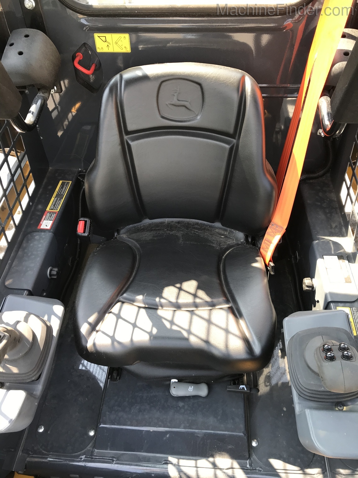 2020 John Deere 317G Image 2