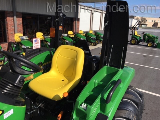 2020 John Deere 4052M Image 4