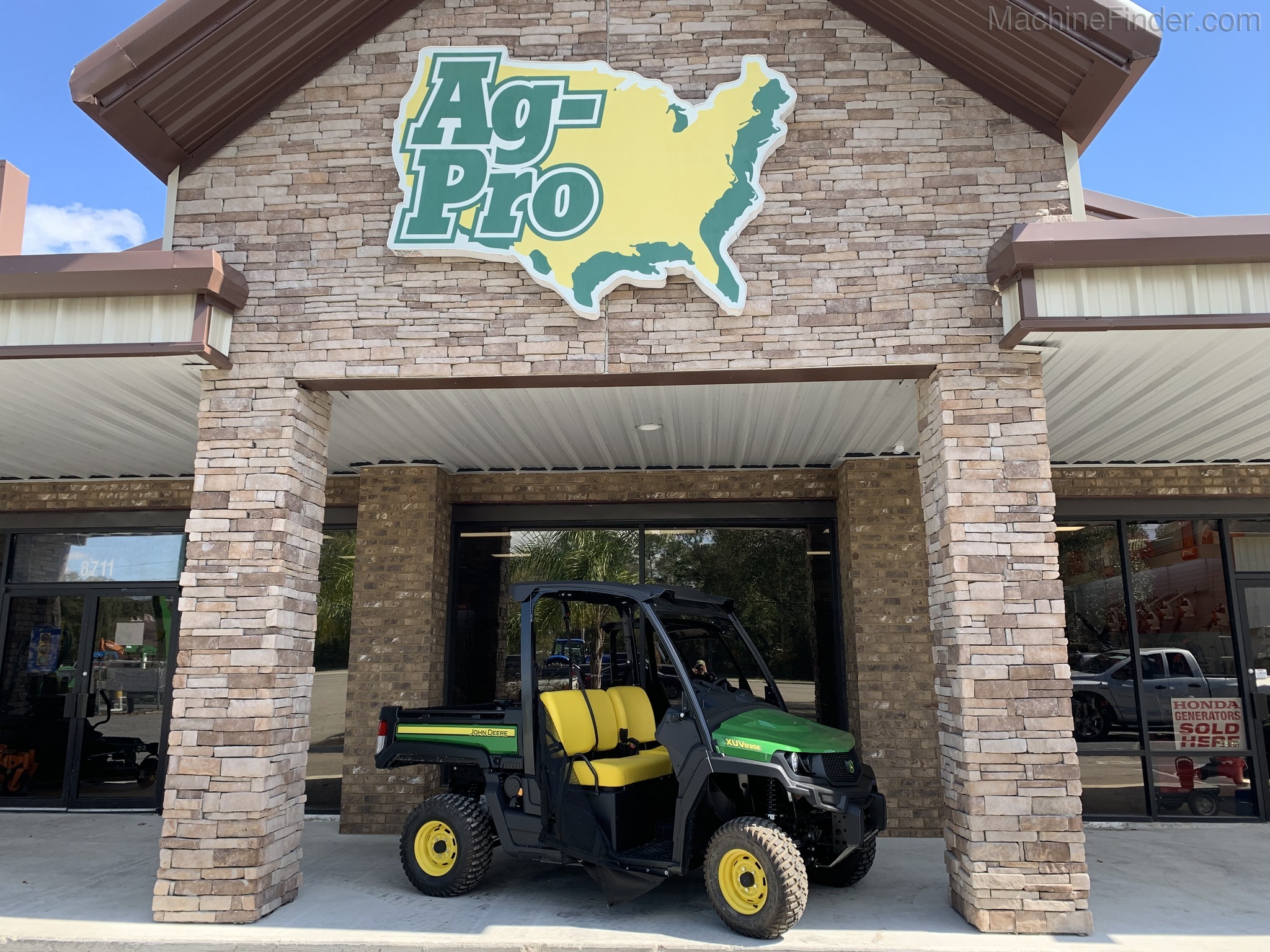 2021 John Deere 835E Image 2