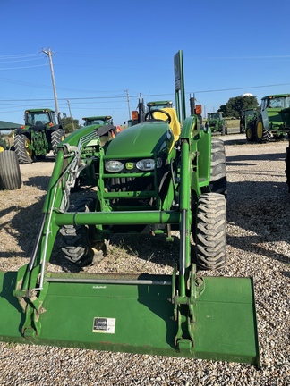 2008 John Deere 4320 Image 2